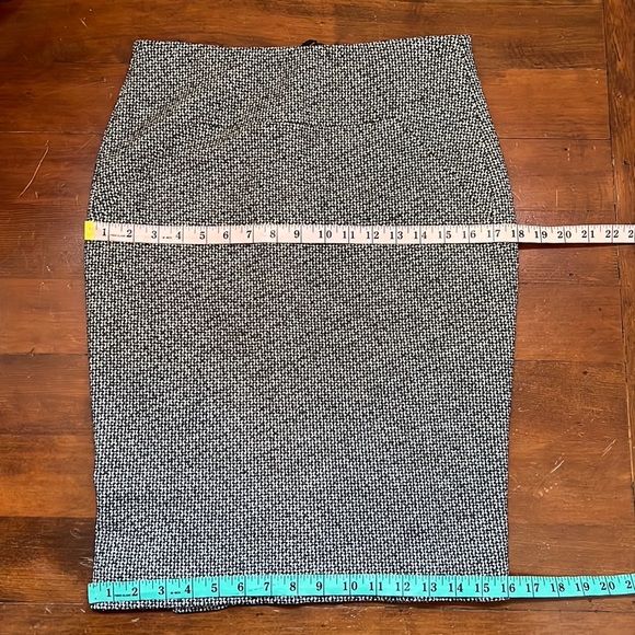 Emporio Armani Wool Blend Houndstooth Skirt - Picture 11 of 16